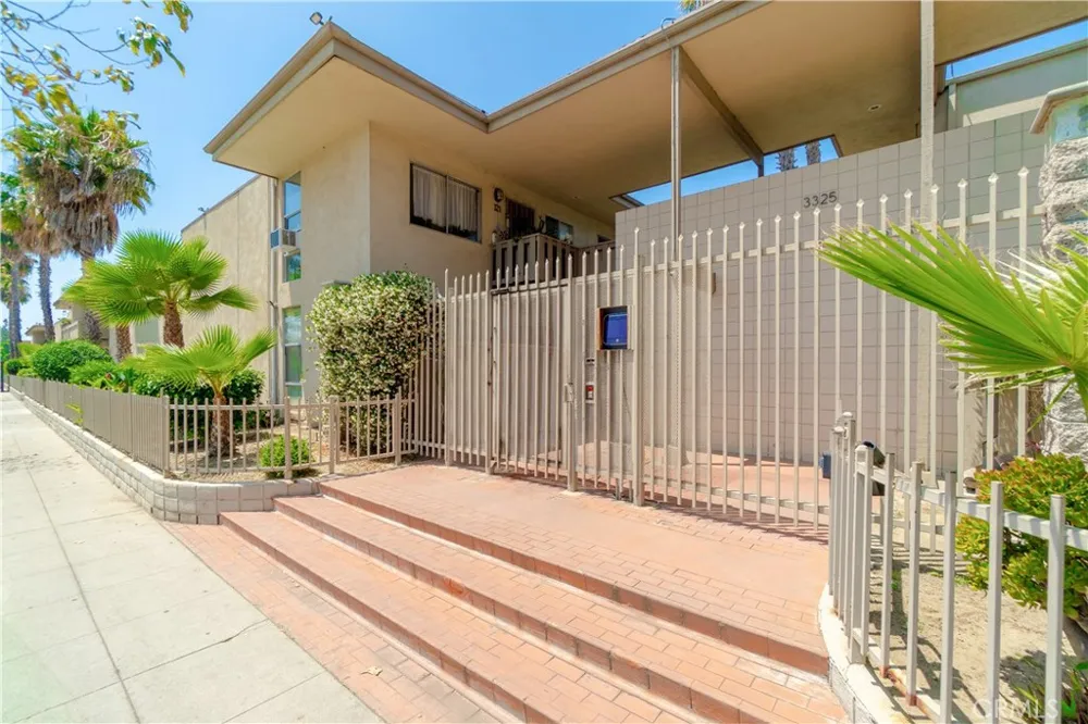 3325 Santa Fe Avenue #110 Long Beach, CA 90810
