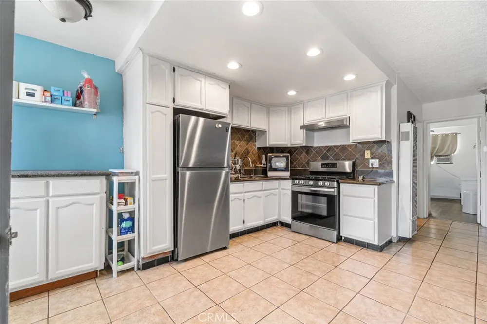 3325 Santa Fe Avenue #110 Long Beach, CA 90810