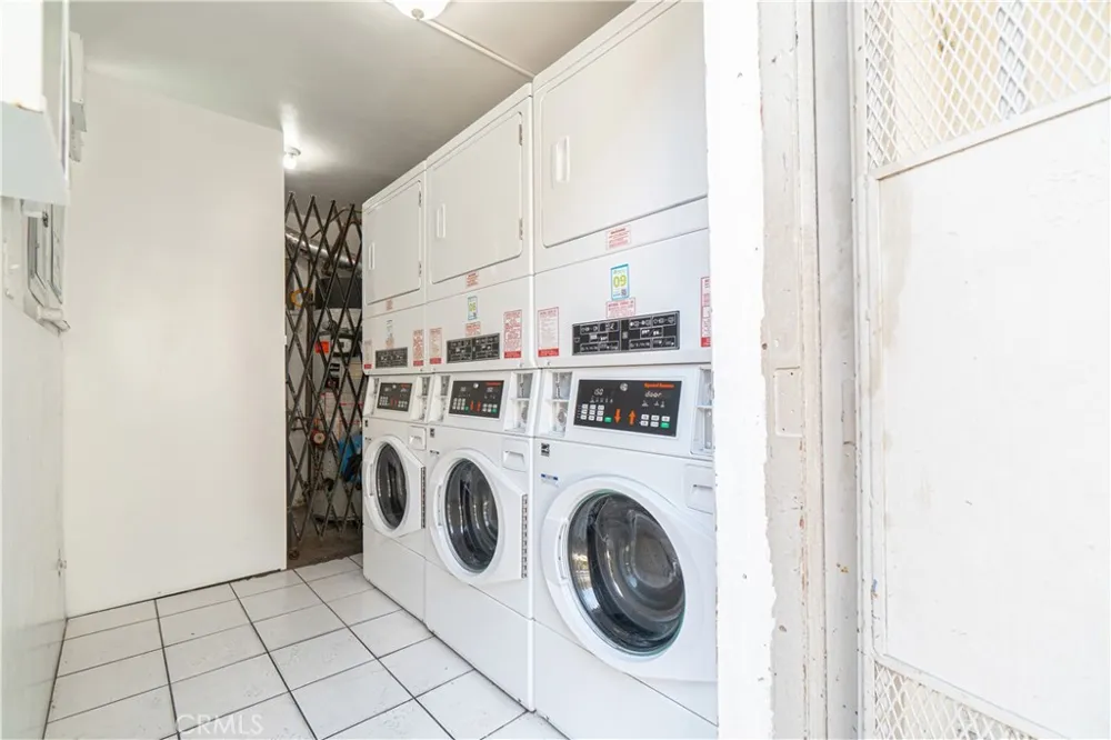 3325 Santa Fe Avenue #110 Long Beach, CA 90810