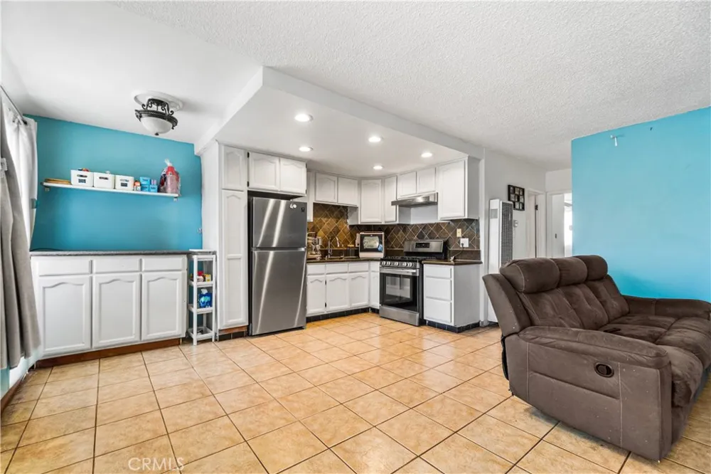 3325 Santa Fe Avenue #110 Long Beach, CA 90810
