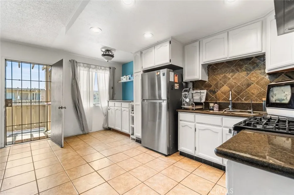 3325 Santa Fe Avenue #110 Long Beach, CA 90810