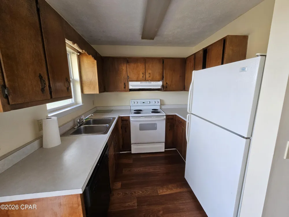 3734 Transmitter Road #R Panama City, FL 32404