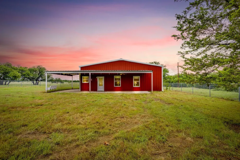 400 S 10th Avenue Palo Pinto, TX 76472