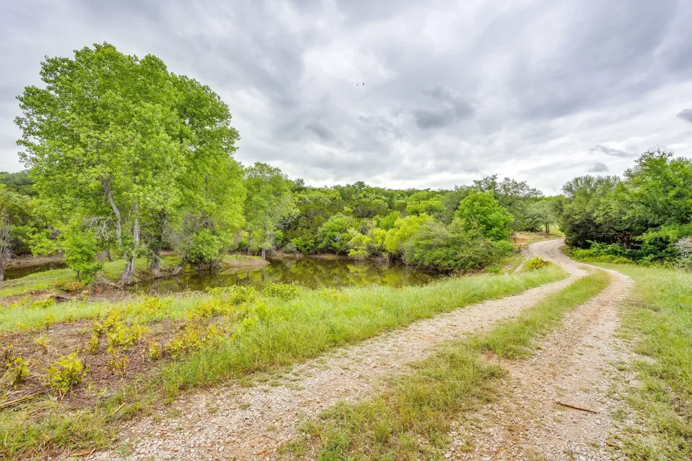 400 S 10th Avenue Palo Pinto, TX 76472
