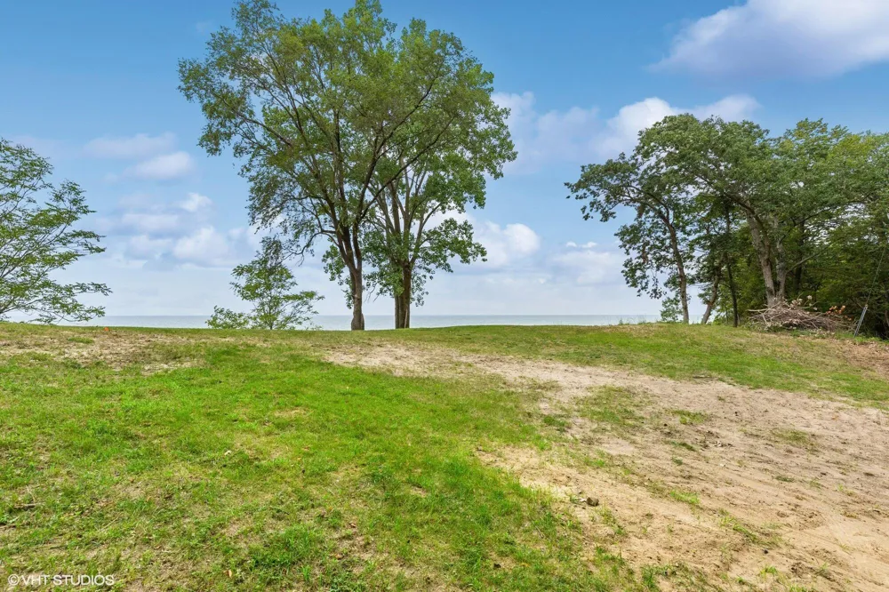 52 Lake Road Bridgman, MI 49106