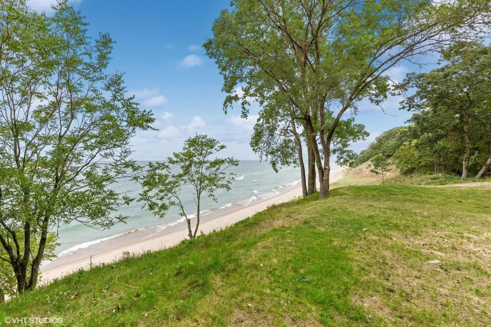 52 Lake Road Bridgman, MI 49106