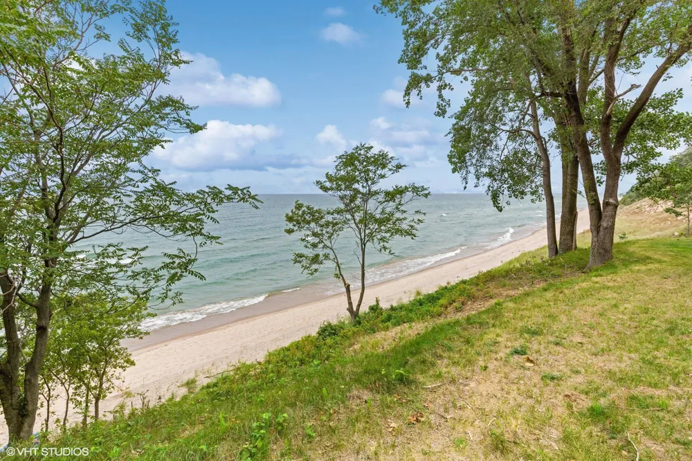 52 Lake Road Bridgman, MI 49106