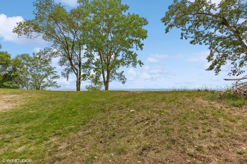 52 Lake Road Bridgman, MI 49106