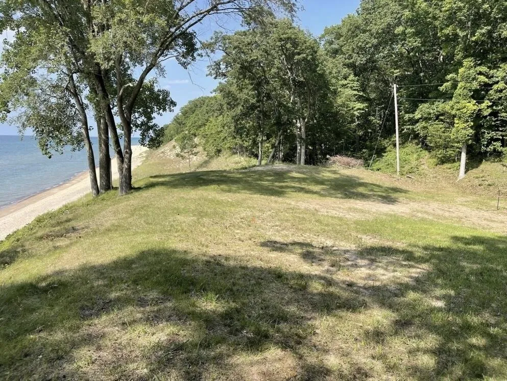 52 Lake Road Bridgman, MI 49106