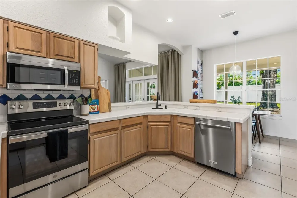 1934 THOROUGHBRED DRIVE Gotha, FL 34734