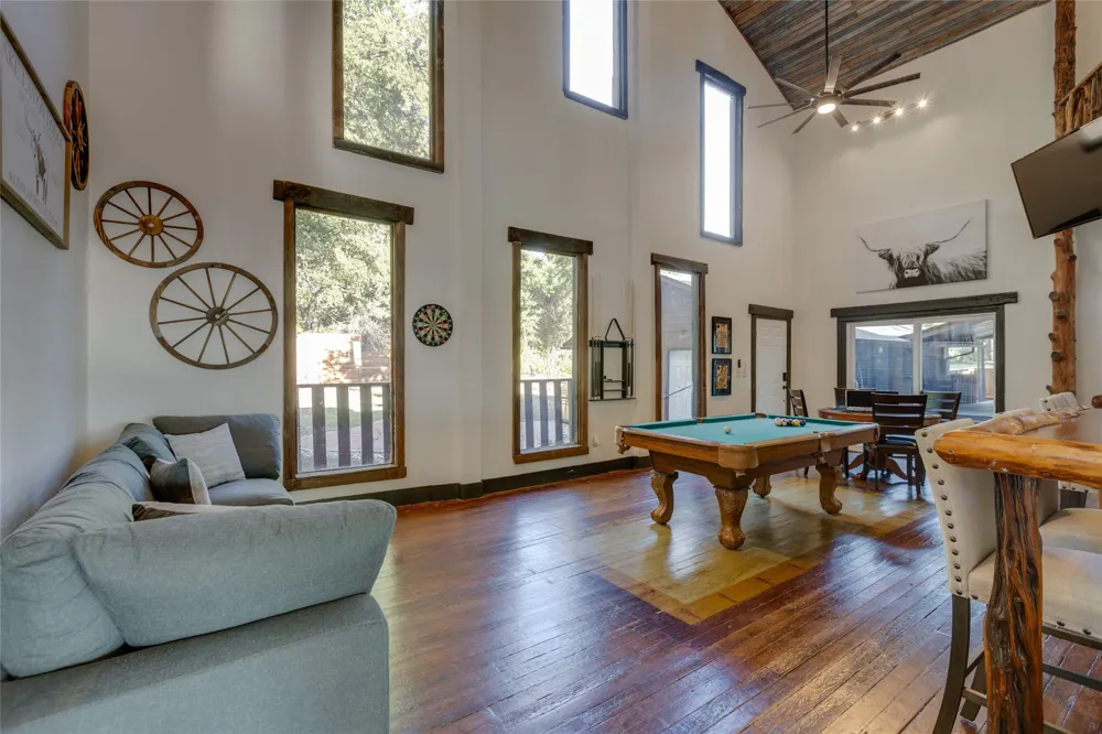 7404 County Road 964 Nevada, TX 75173