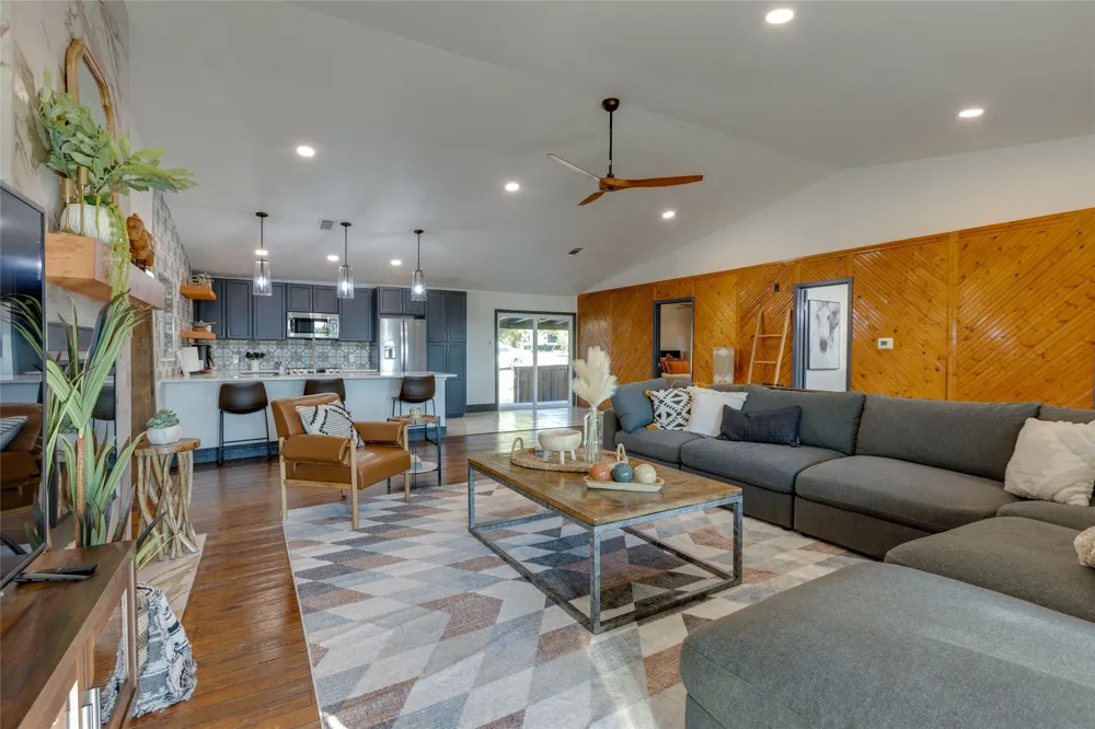 7404 County Road 964 Nevada, TX 75173