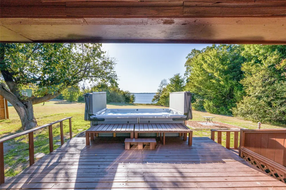 7404 County Road 964 Nevada, TX 75173