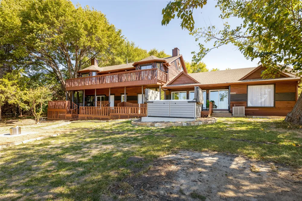 7404 County Road 964 Nevada, TX 75173