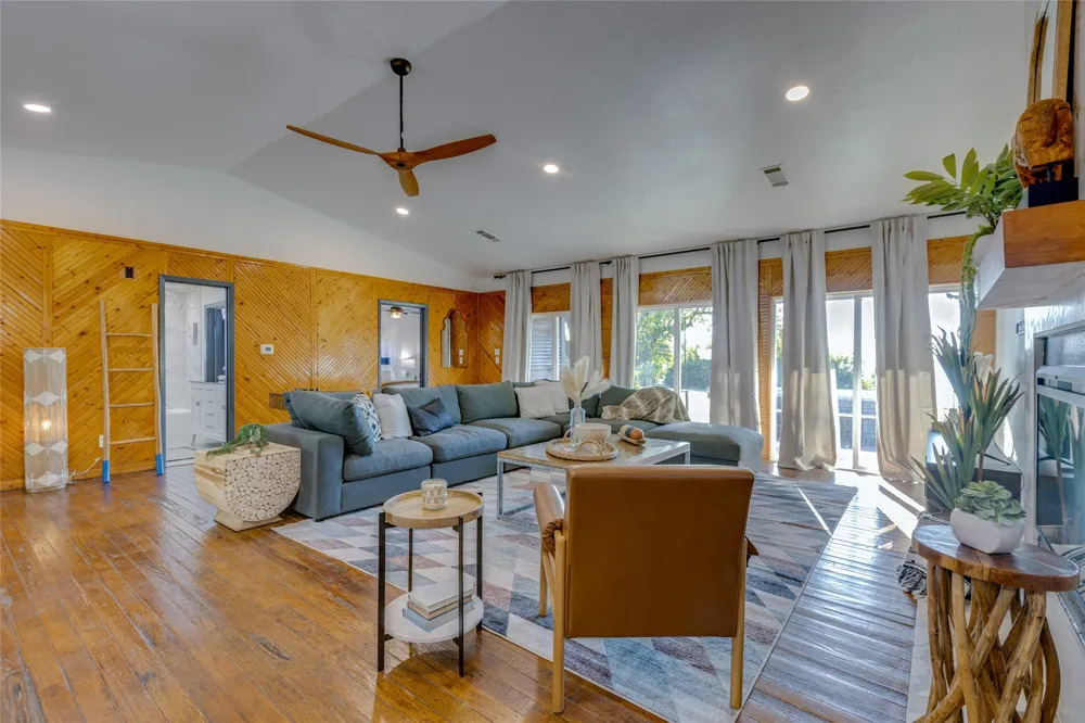 7404 County Road 964 Nevada, TX 75173