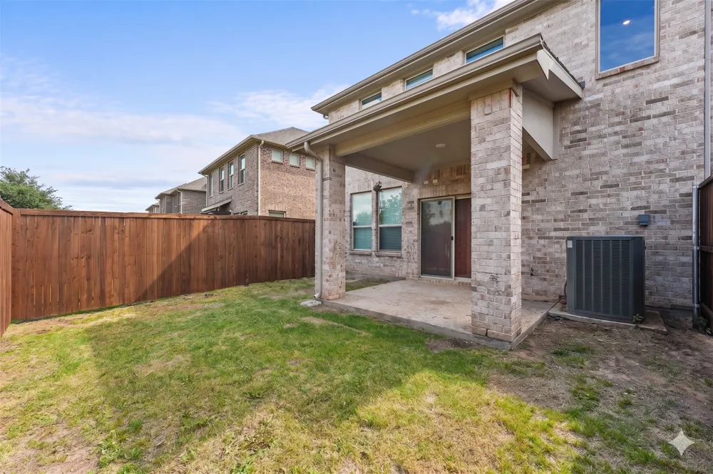 5628 Niagara The Colony, TX 75056
