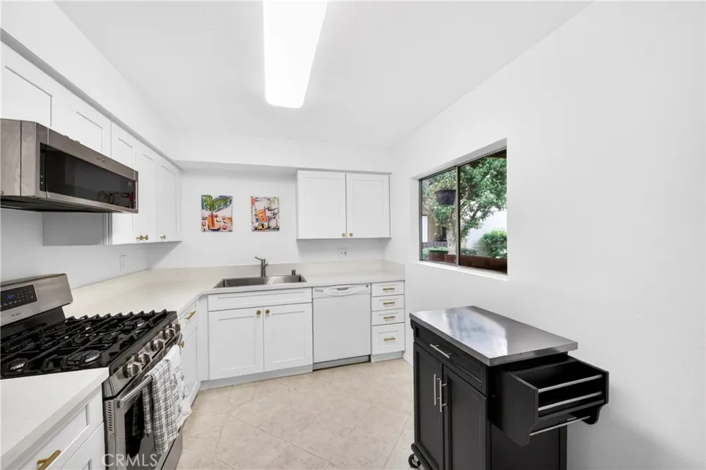 15020 Victory Boulevard #104 Van Nuys, CA 91411