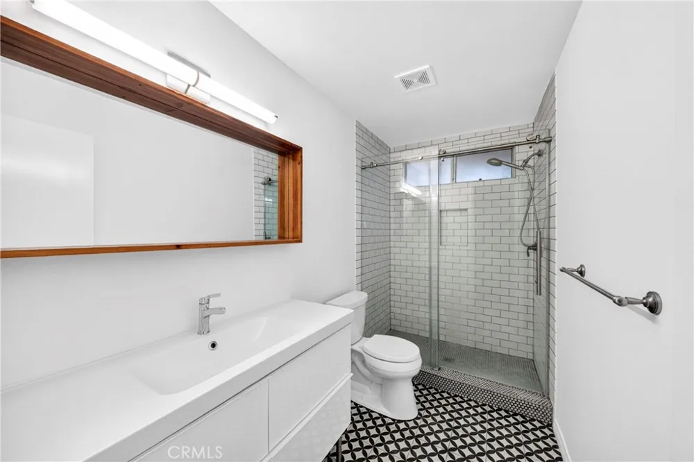 15020 Victory Boulevard #104 Van Nuys, CA 91411