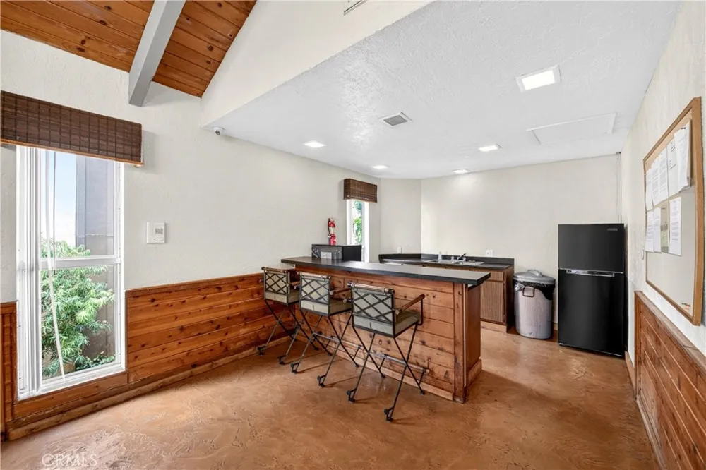 15020 Victory Boulevard #104 Van Nuys, CA 91411