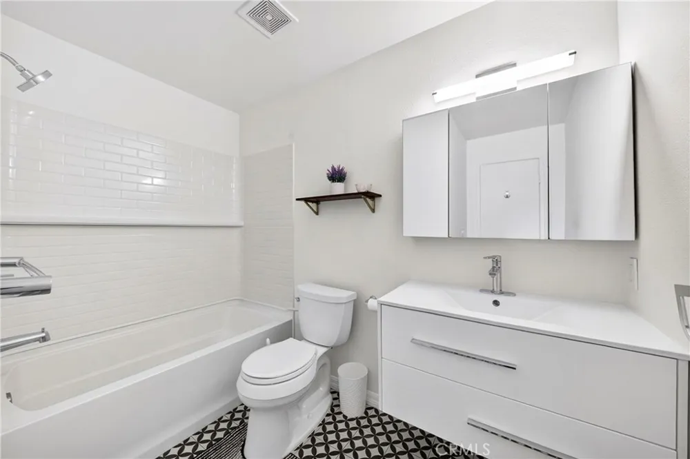 15020 Victory Boulevard #104 Van Nuys, CA 91411