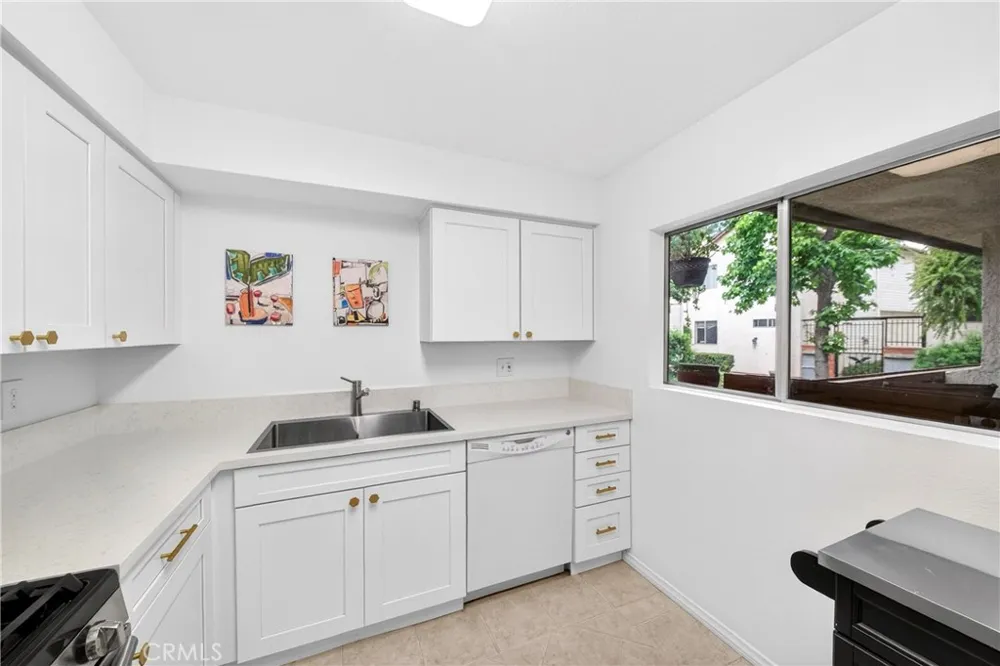 15020 Victory Boulevard #104 Van Nuys, CA 91411