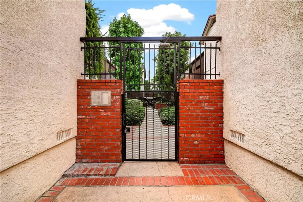 15020 Victory Boulevard #104 Van Nuys, CA 91411