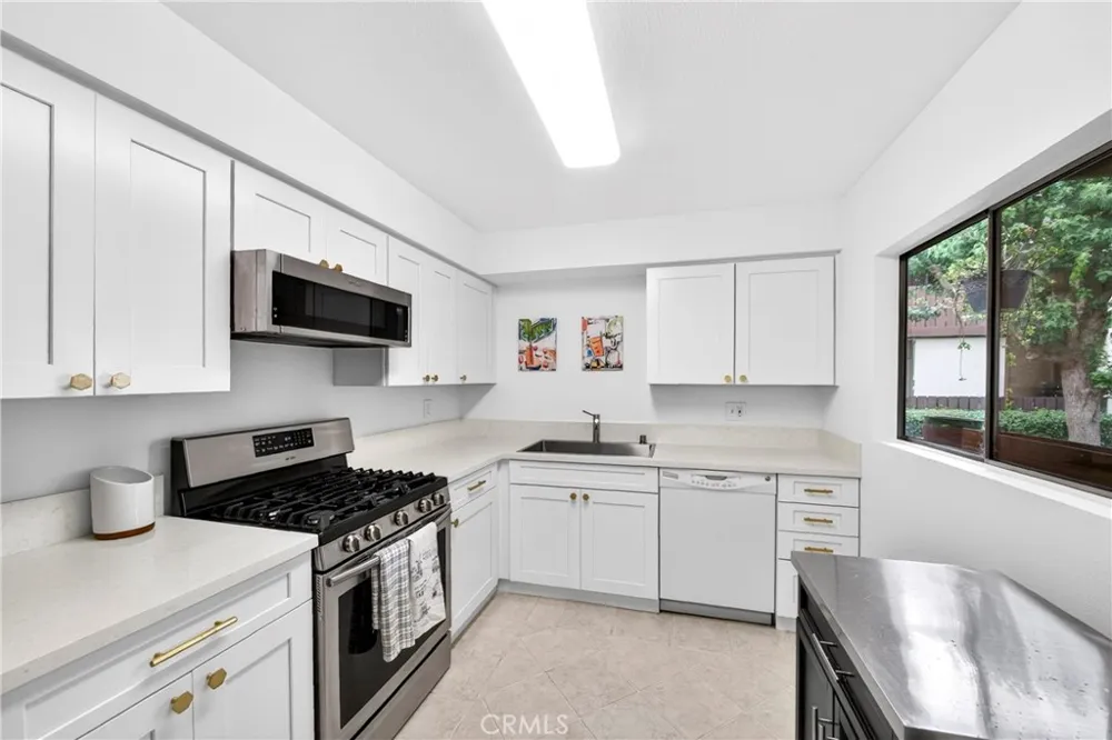 15020 Victory Boulevard #104 Van Nuys, CA 91411