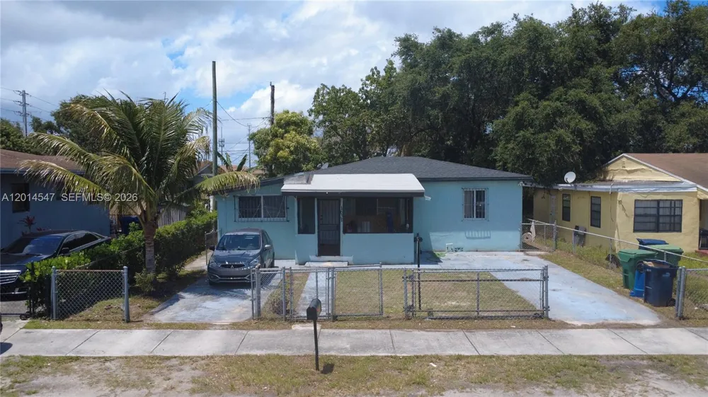 1631 NW 114th St Miami, FL 33167