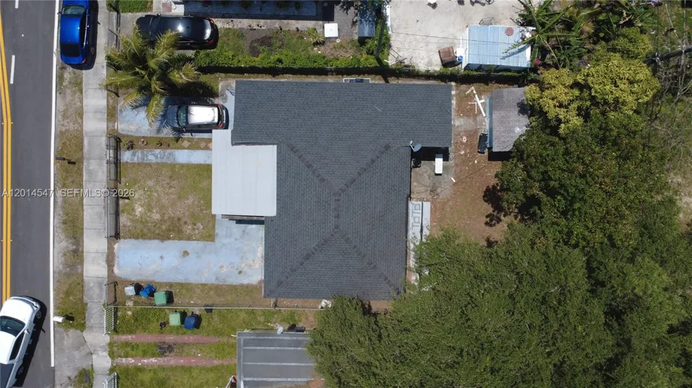 1631 NW 114th St Miami, FL 33167
