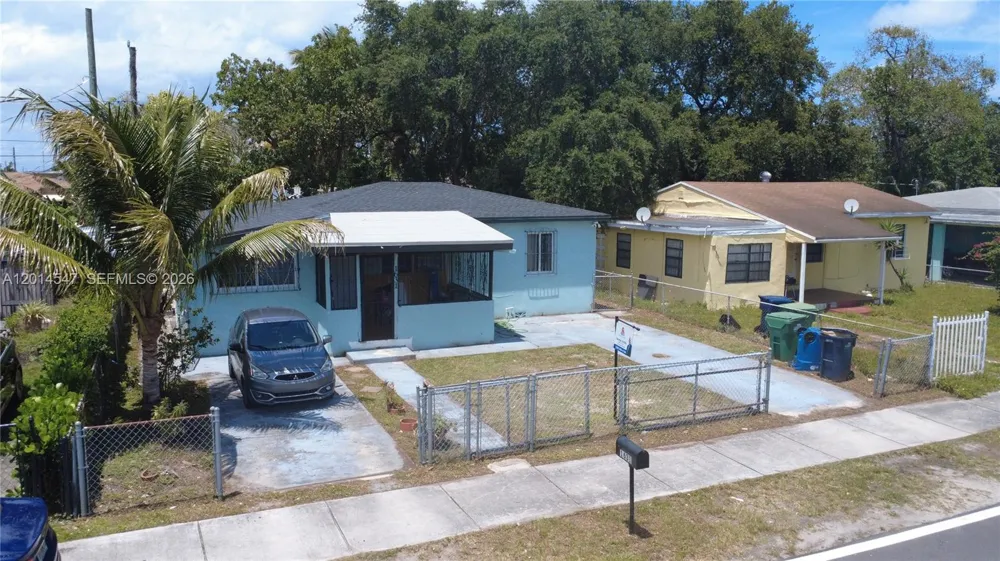 1631 NW 114th St Miami, FL 33167