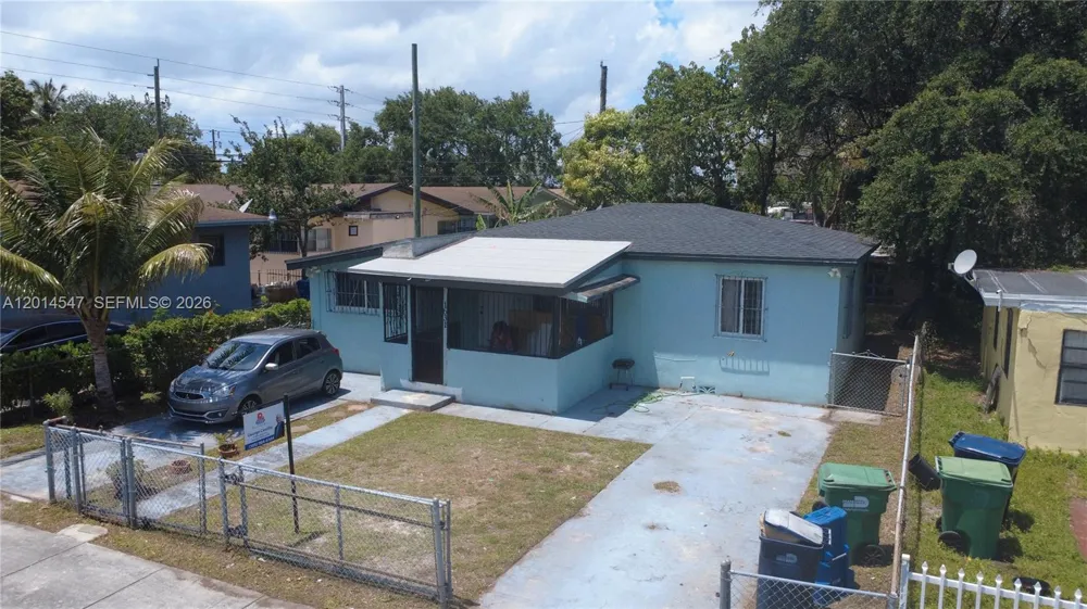 1631 NW 114th St Miami, FL 33167
