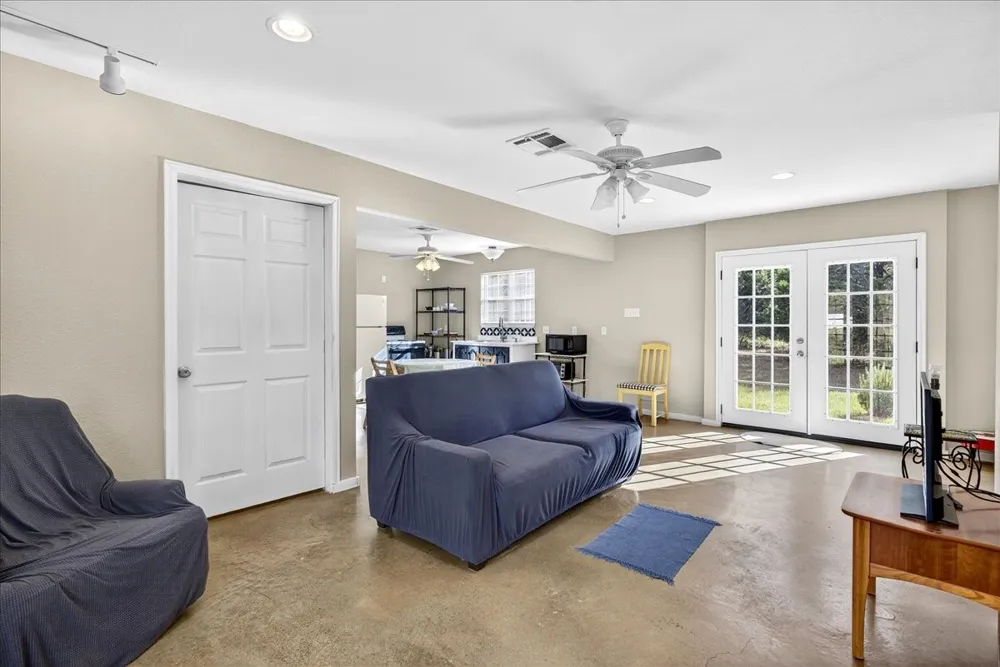 1603 VZ CR 2908 Eustace, TX 75124