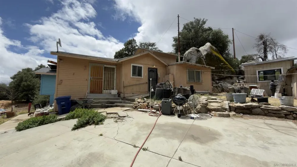 37769 Royal Dr. Boulevard, CA 91905