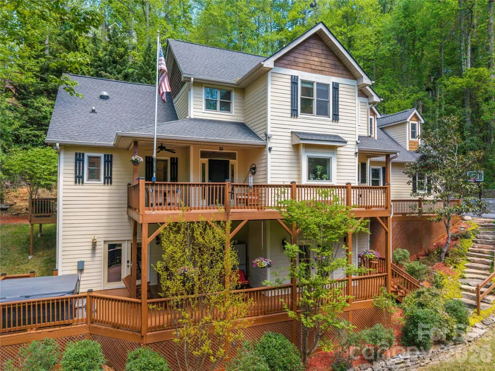 128 Churchill Downs Drive Fairview, NC 28730