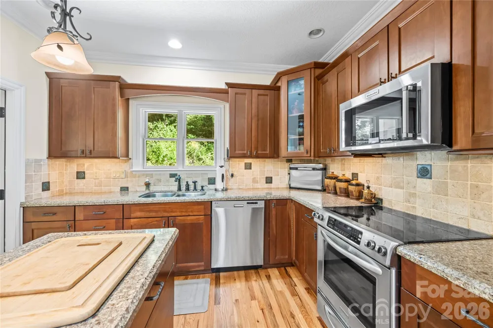 128 Churchill Downs Drive Fairview, NC 28730