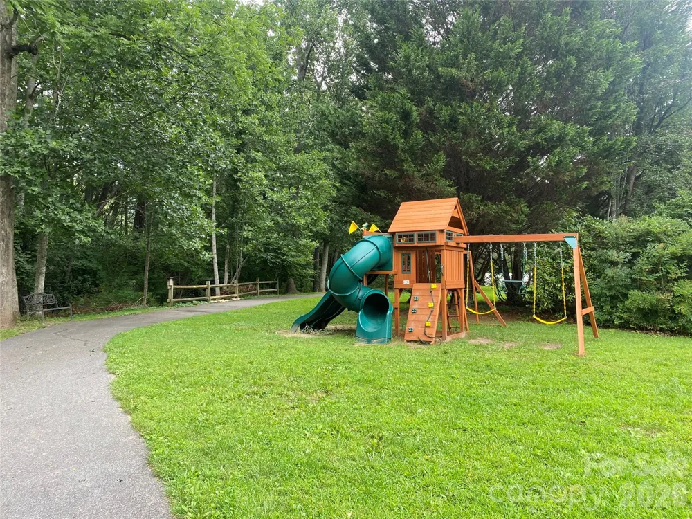 128 Churchill Downs Drive Fairview, NC 28730