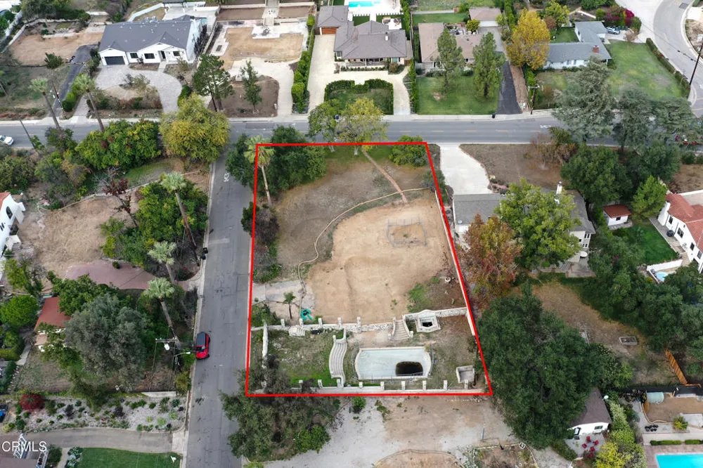 1808 E Altadena Drive Altadena, CA 91001