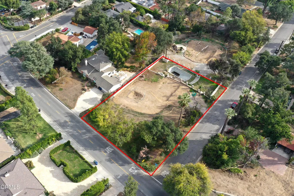 1808 E Altadena Drive Altadena, CA 91001