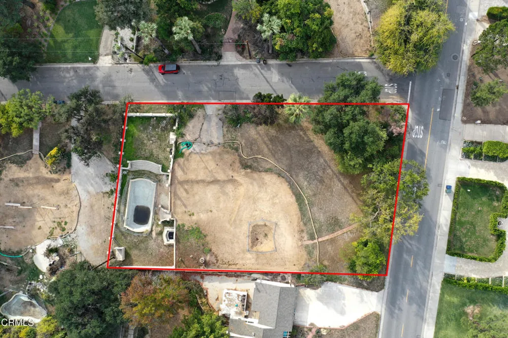 1808 E Altadena Drive Altadena, CA 91001