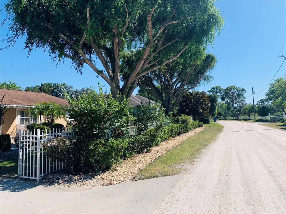 196 JAMISON AVE Lake Placid, FL 33852