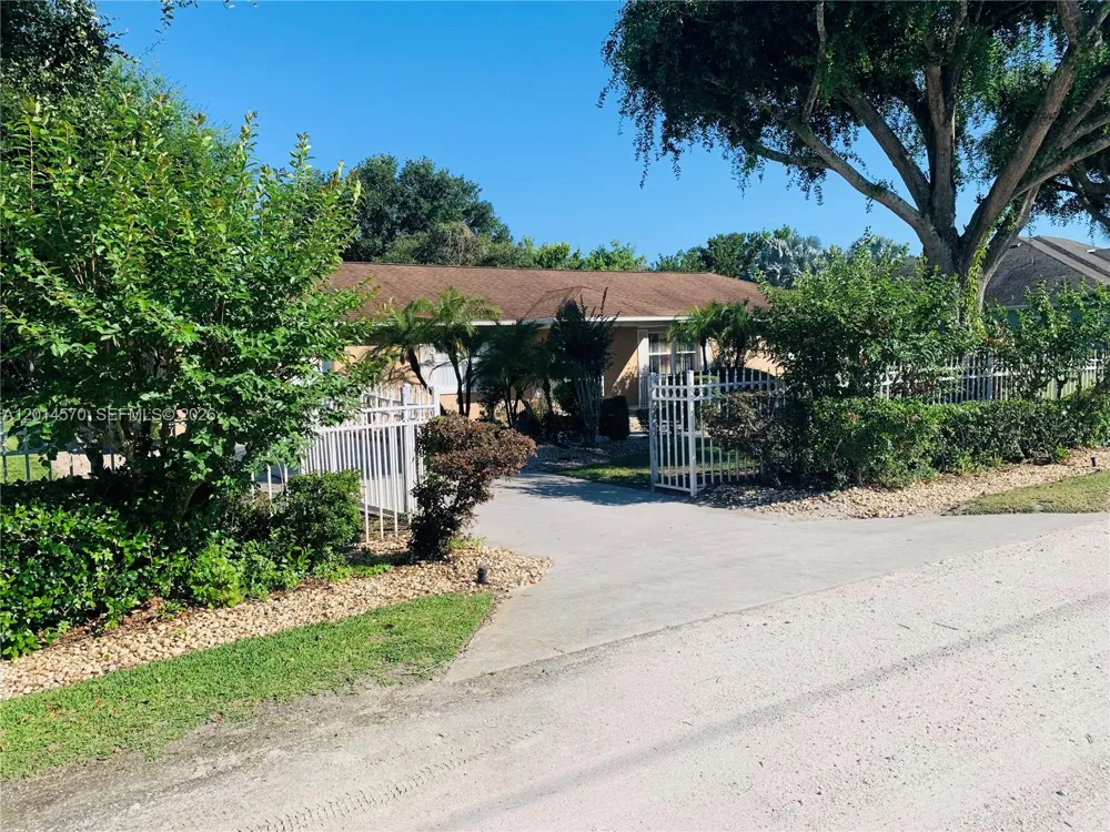 196 JAMISON AVE Lake Placid, FL 33852