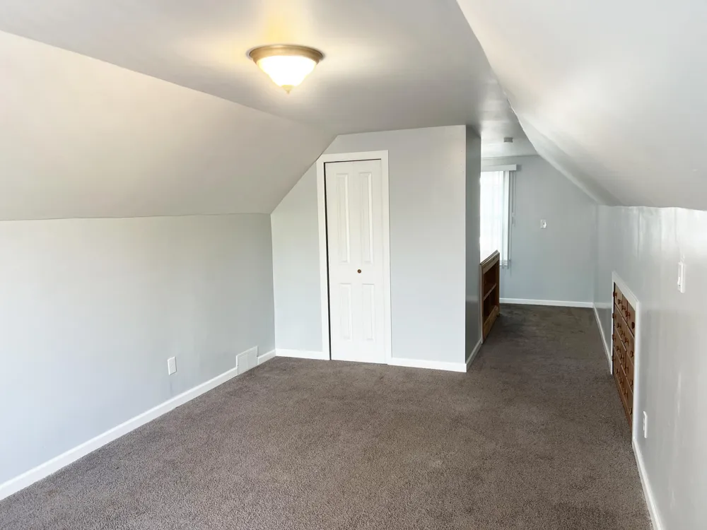 7730 Chatham Redford, MI 48239