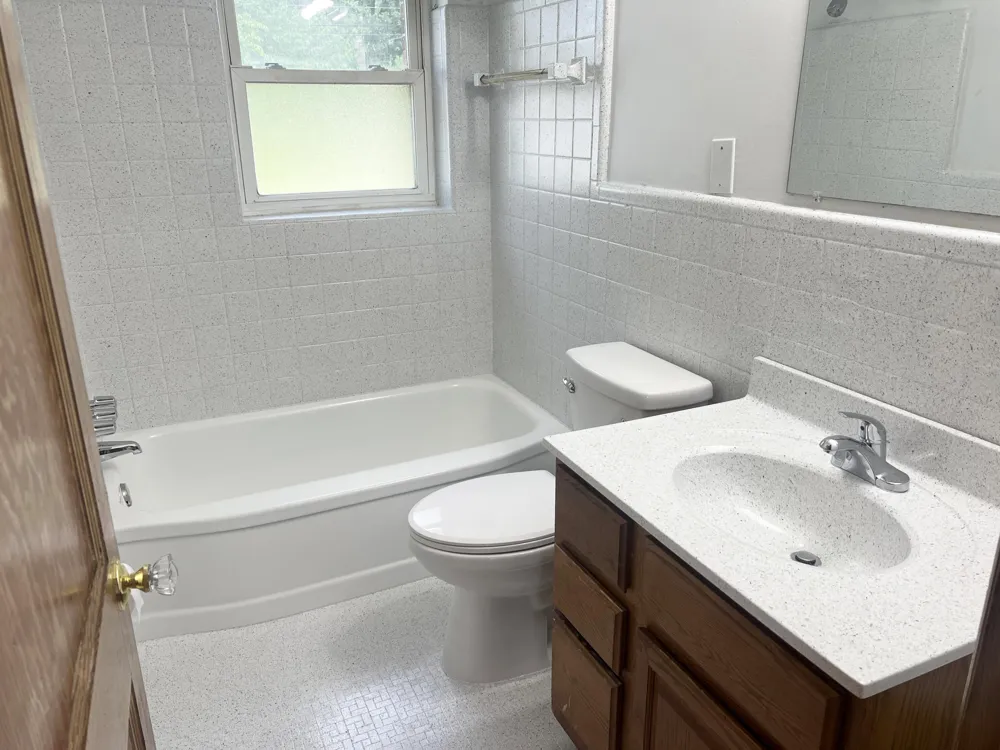 7730 Chatham Redford, MI 48239