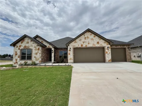 801 Golden Eagle Cove