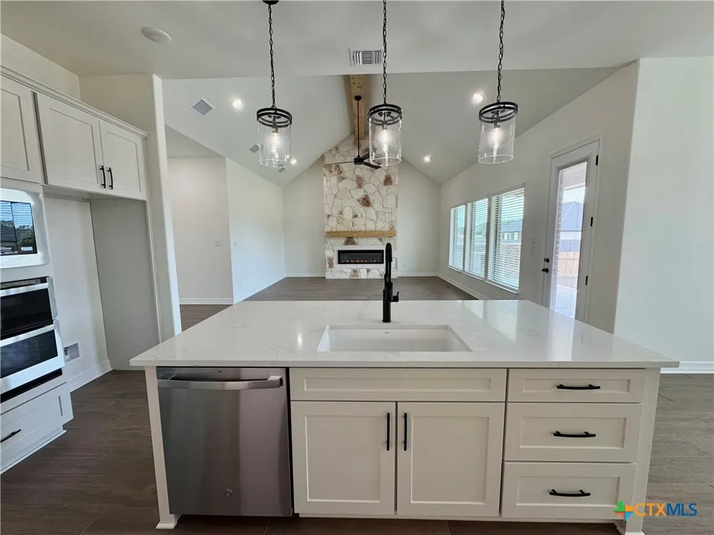 801 Golden Eagle Cove Salado, TX 76571