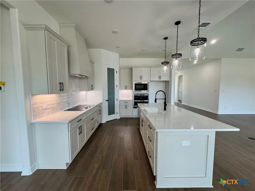 801 Golden Eagle Cove Salado, TX 76571