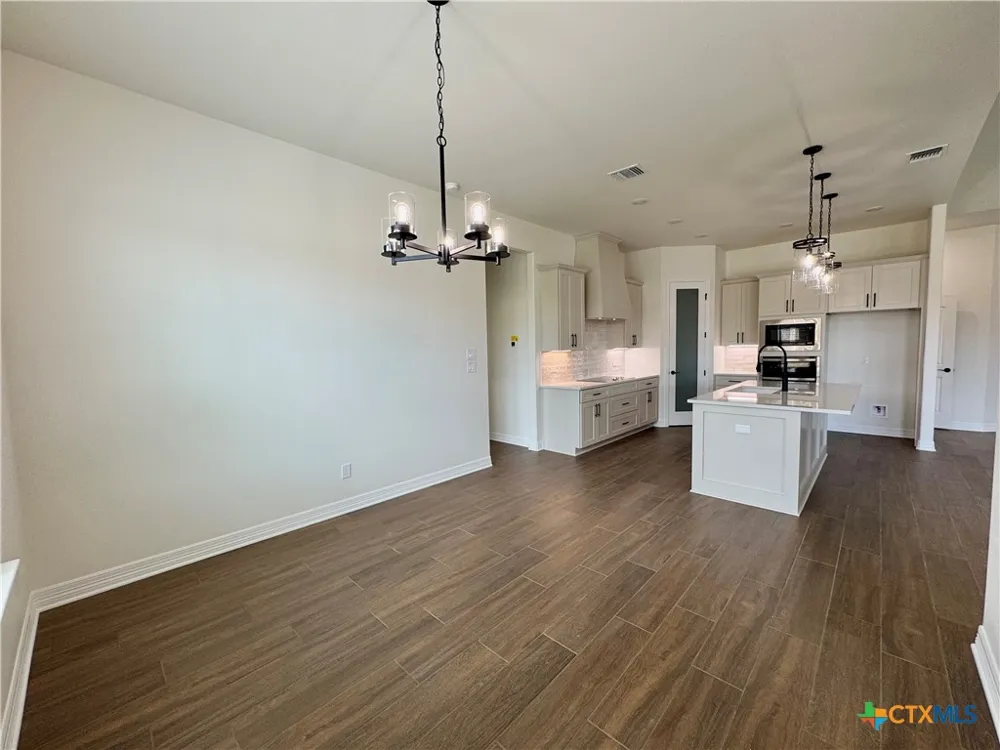801 Golden Eagle Cove Salado, TX 76571