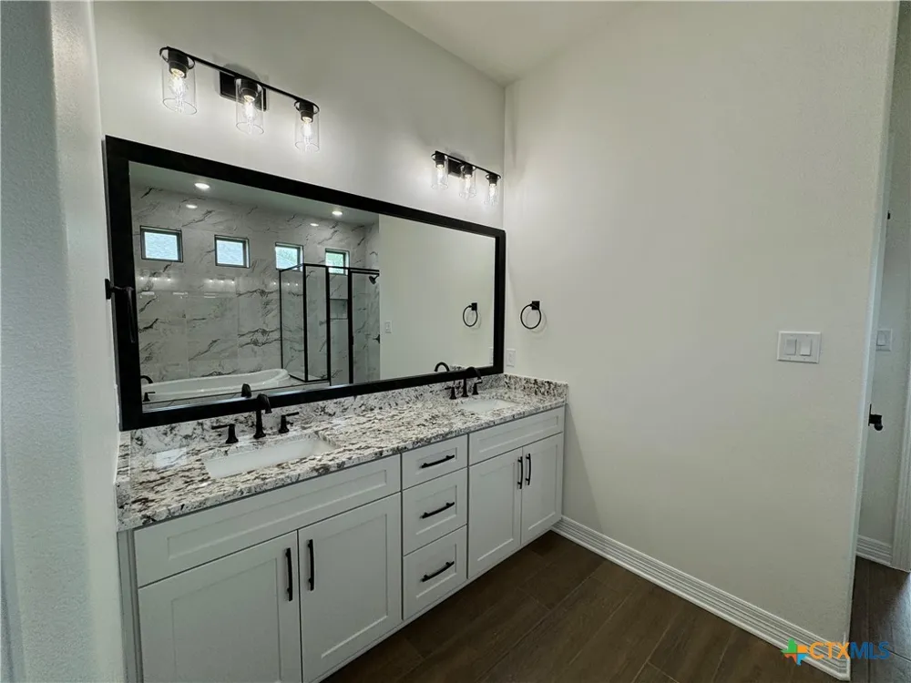 801 Golden Eagle Cove Salado, TX 76571