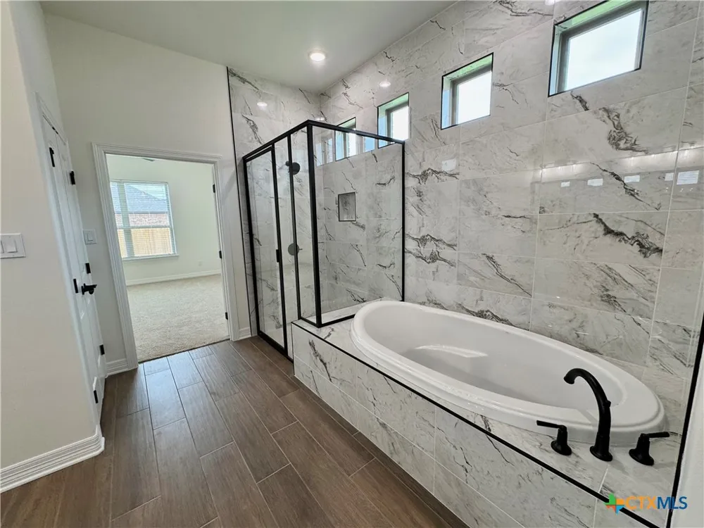 801 Golden Eagle Cove Salado, TX 76571