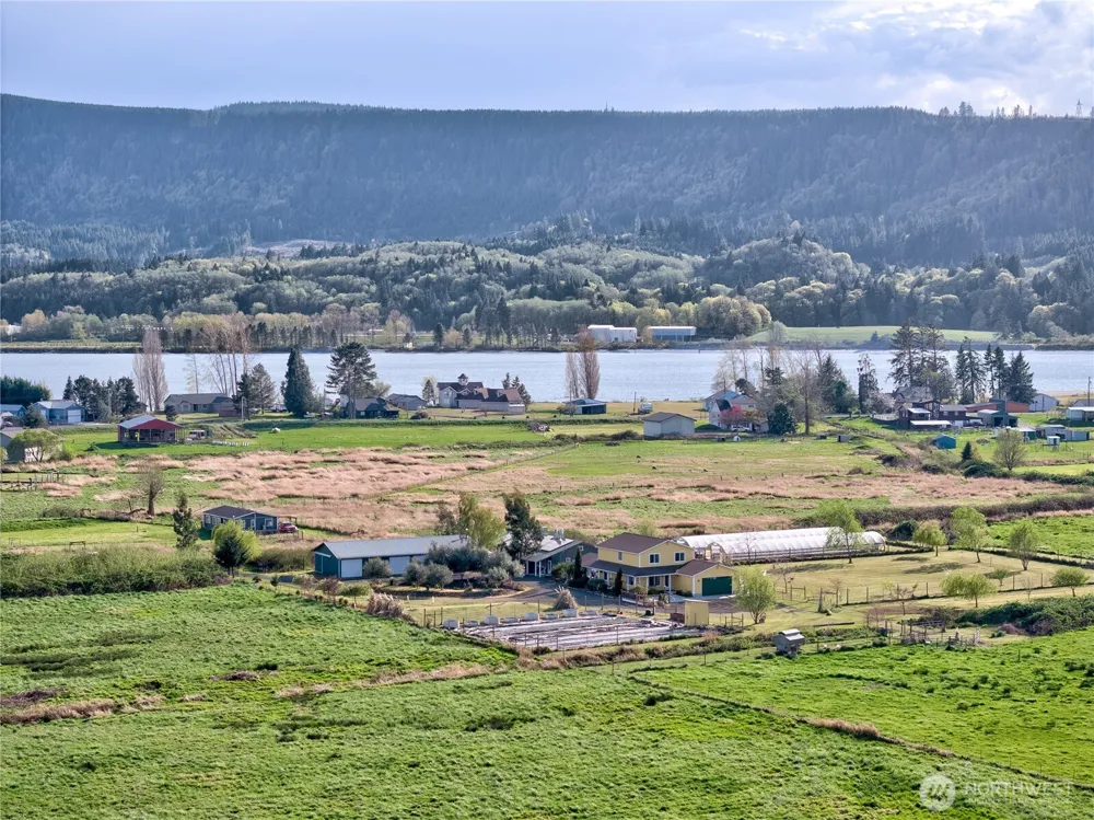 31 Blue Skies Lane Cathlamet, WA 98612